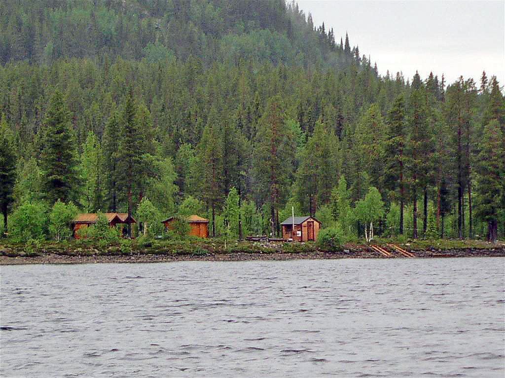 %Fiskerejser efter Laks, ørred og stør% Fiskerejse til lapland Masvik hytter 3